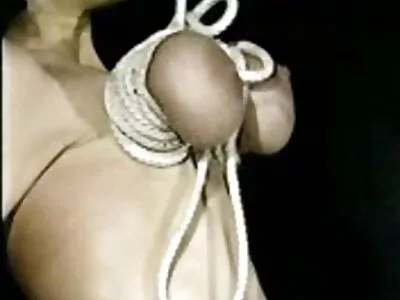Rondborstige blonde slet met een perfect lichaam fime sexi wordt geneukt